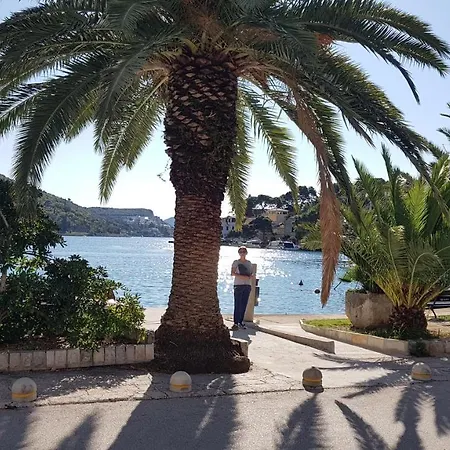 Maar Superior, Mali Bay Next To Dubrovnik, Beautiul Location & View דירה